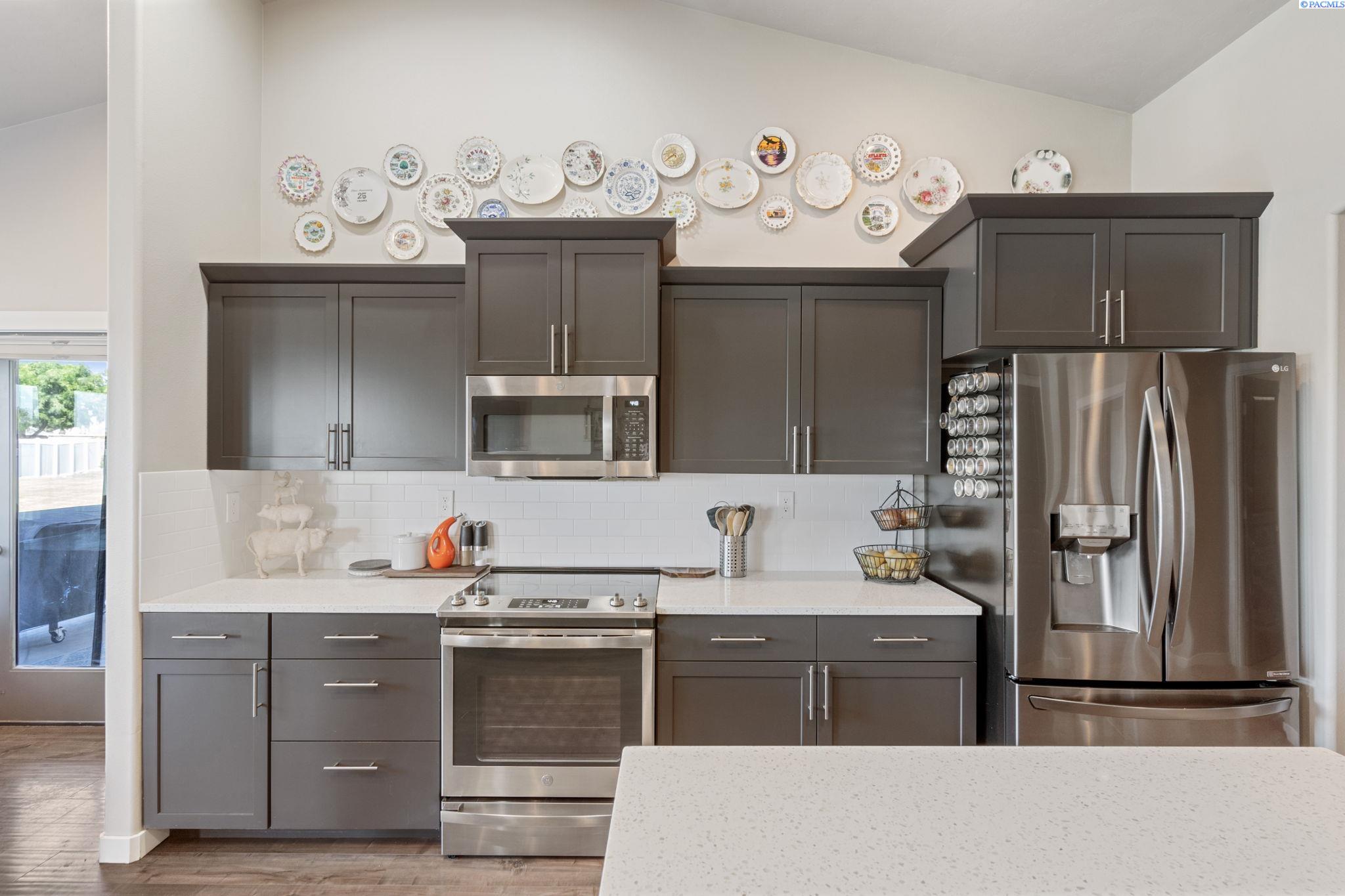 Zillah, Washington 98953, United States, 3 Bedrooms Bedrooms, ,3 BathroomsBathrooms,Residential,Pending,39630