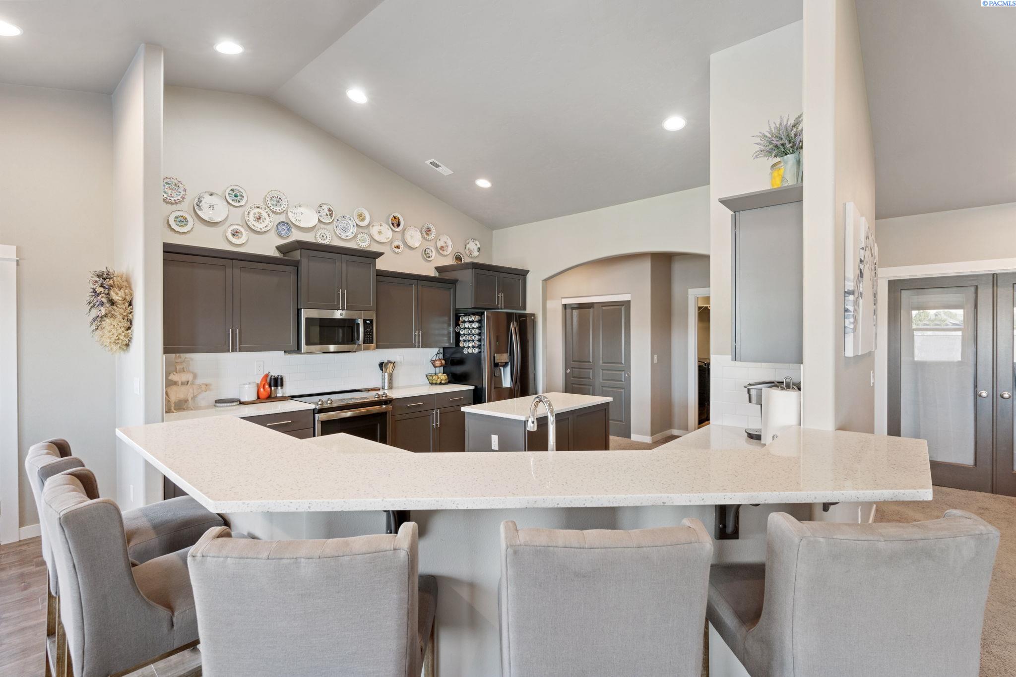 Zillah, Washington 98953, United States, 3 Bedrooms Bedrooms, ,3 BathroomsBathrooms,Residential,Pending,39630