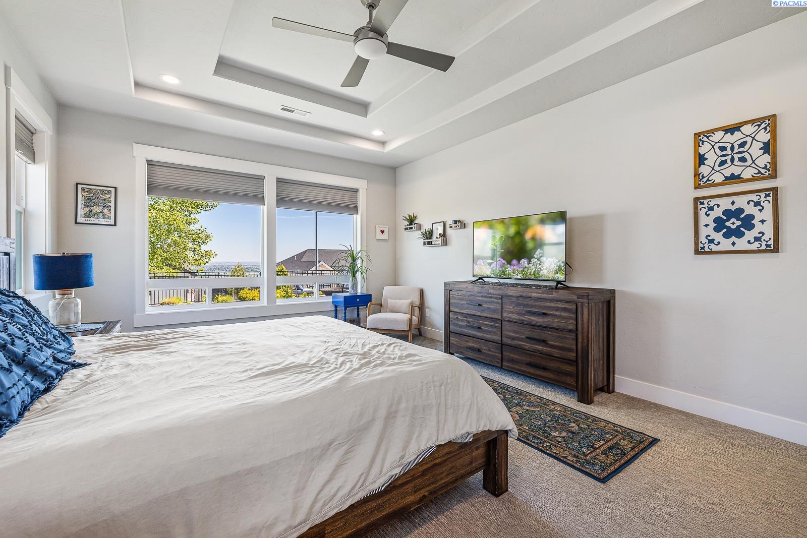 Richland, Washington 99352, United States, 3 Bedrooms Bedrooms, ,3 BathroomsBathrooms,Residential,Pending,124869