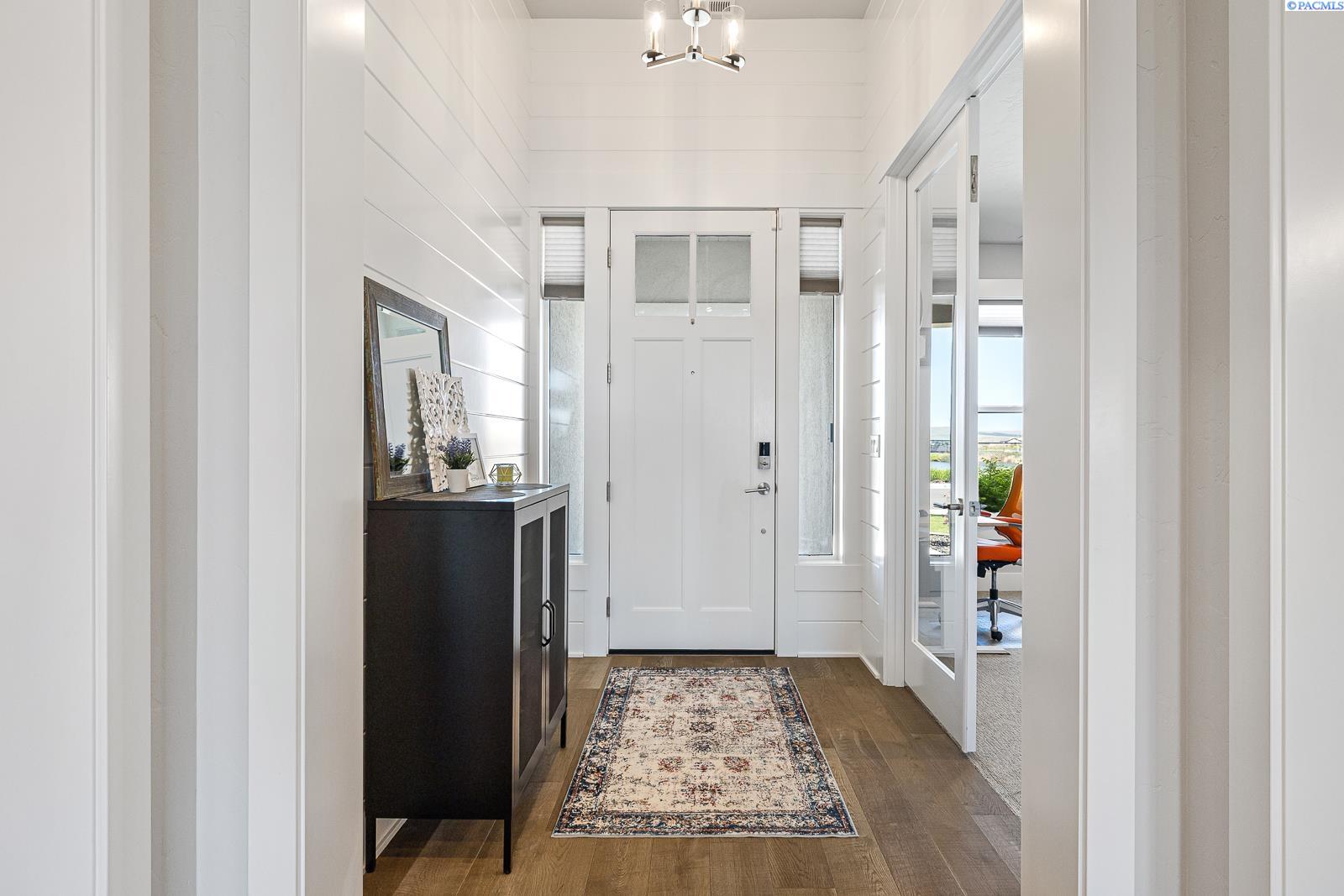 Richland, Washington 99352, United States, 3 Bedrooms Bedrooms, ,3 BathroomsBathrooms,Residential,Pending,124869