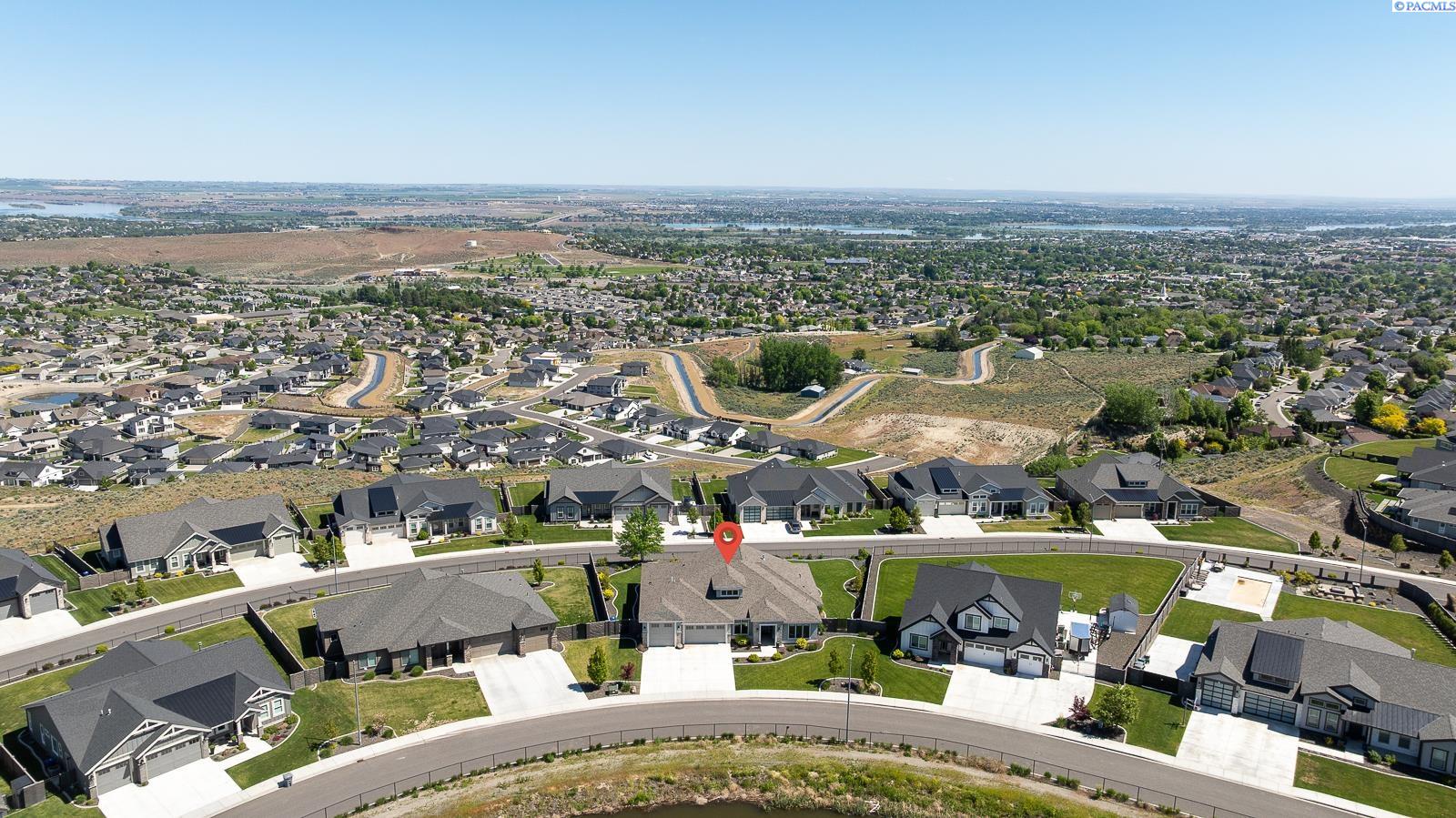 Richland, Washington 99352, United States, 3 Bedrooms Bedrooms, ,3 BathroomsBathrooms,Residential,Pending,124869