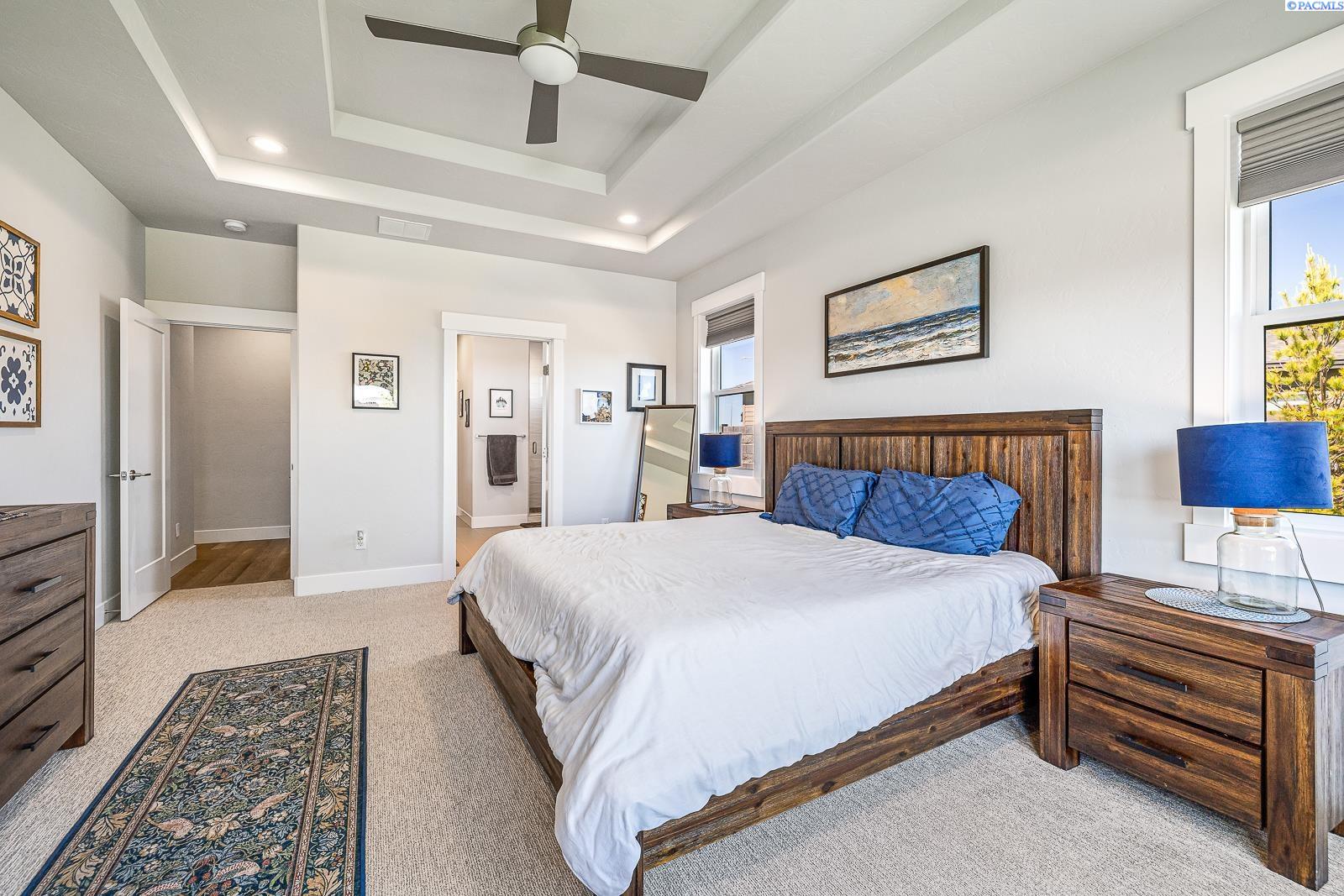 Richland, Washington 99352, United States, 3 Bedrooms Bedrooms, ,3 BathroomsBathrooms,Residential,Pending,124869