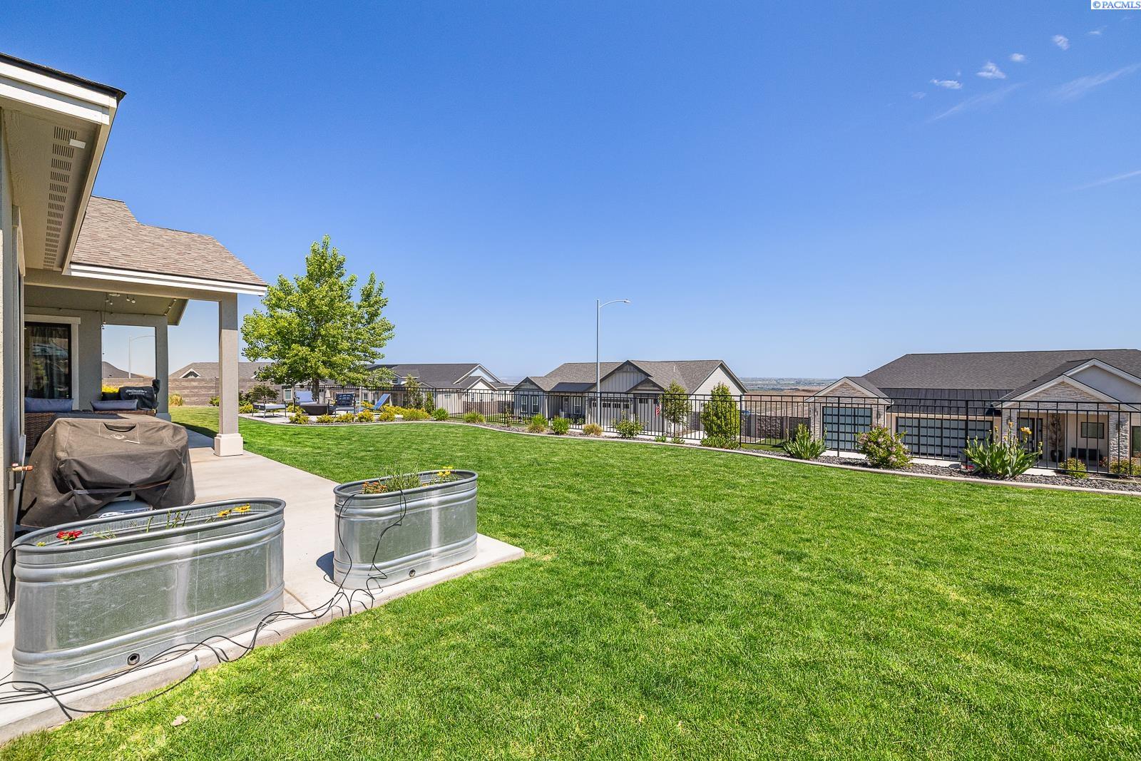 Richland, Washington 99352, United States, 3 Bedrooms Bedrooms, ,3 BathroomsBathrooms,Residential,Pending,124869