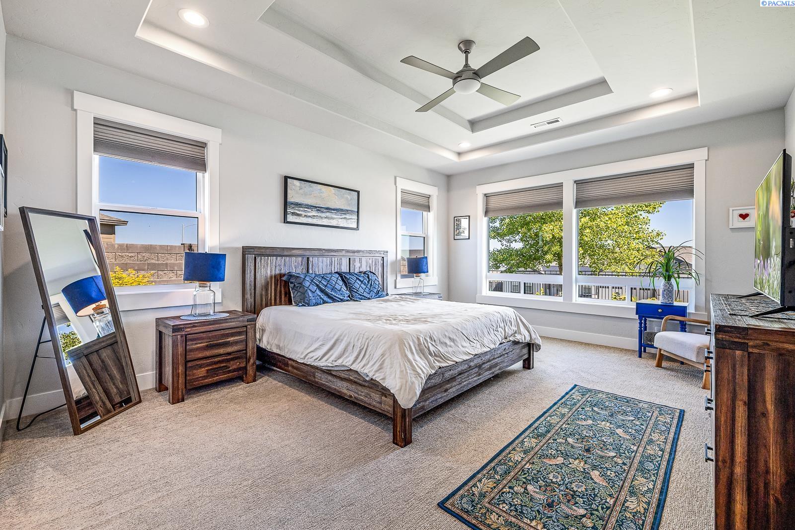 Richland, Washington 99352, United States, 3 Bedrooms Bedrooms, ,3 BathroomsBathrooms,Residential,Pending,124869