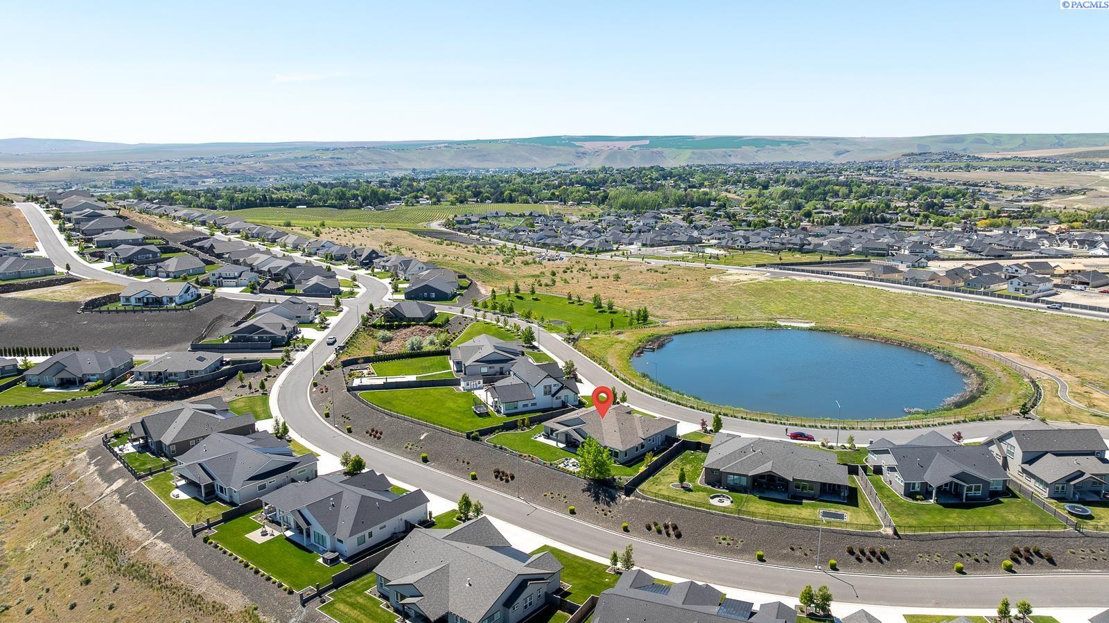 Richland, Washington 99352, United States, 3 Bedrooms Bedrooms, ,3 BathroomsBathrooms,Residential,Pending,124869