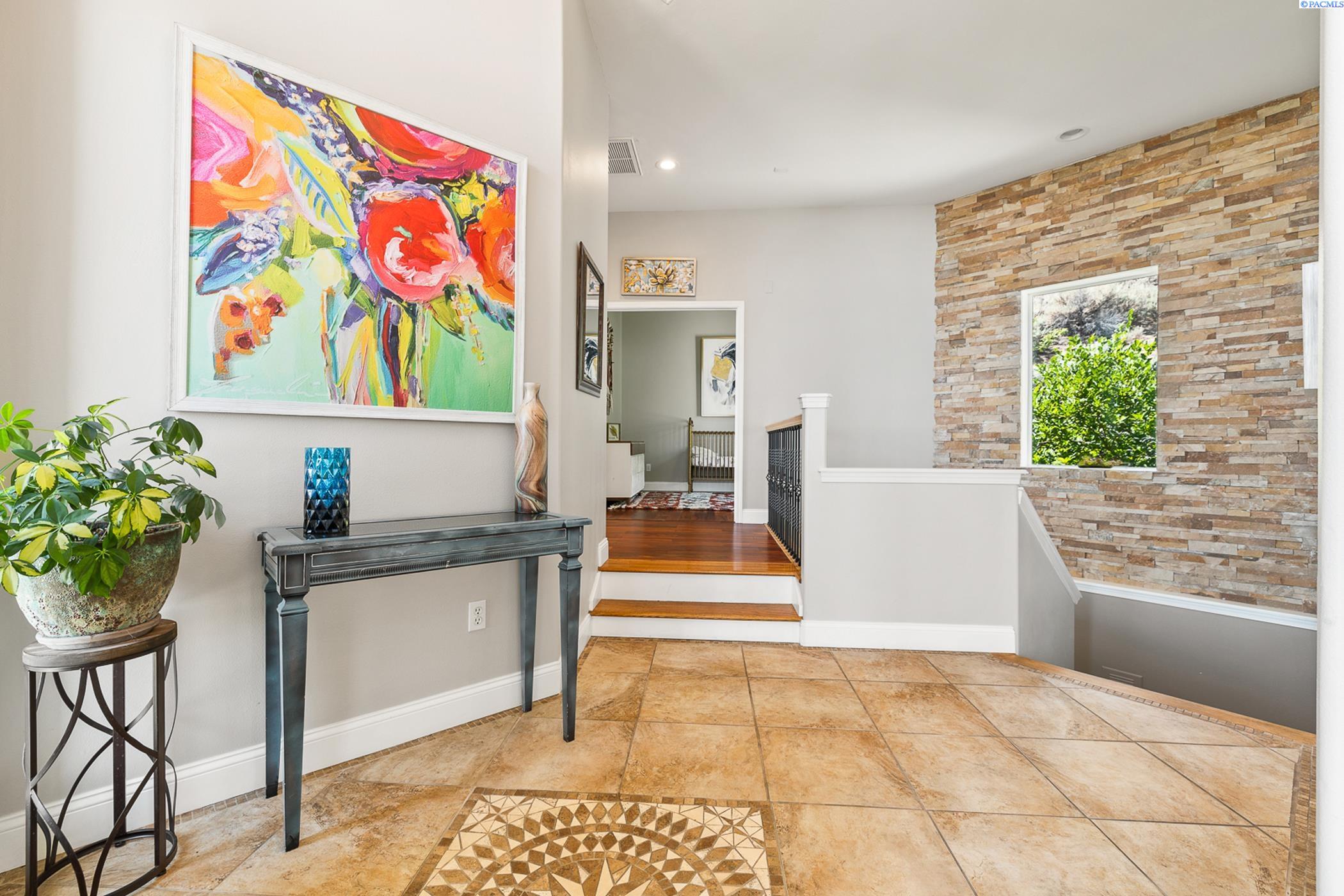 Richland, Washington 99352, United States, 4 Bedrooms Bedrooms, ,4 BathroomsBathrooms,Residential,Active,52037