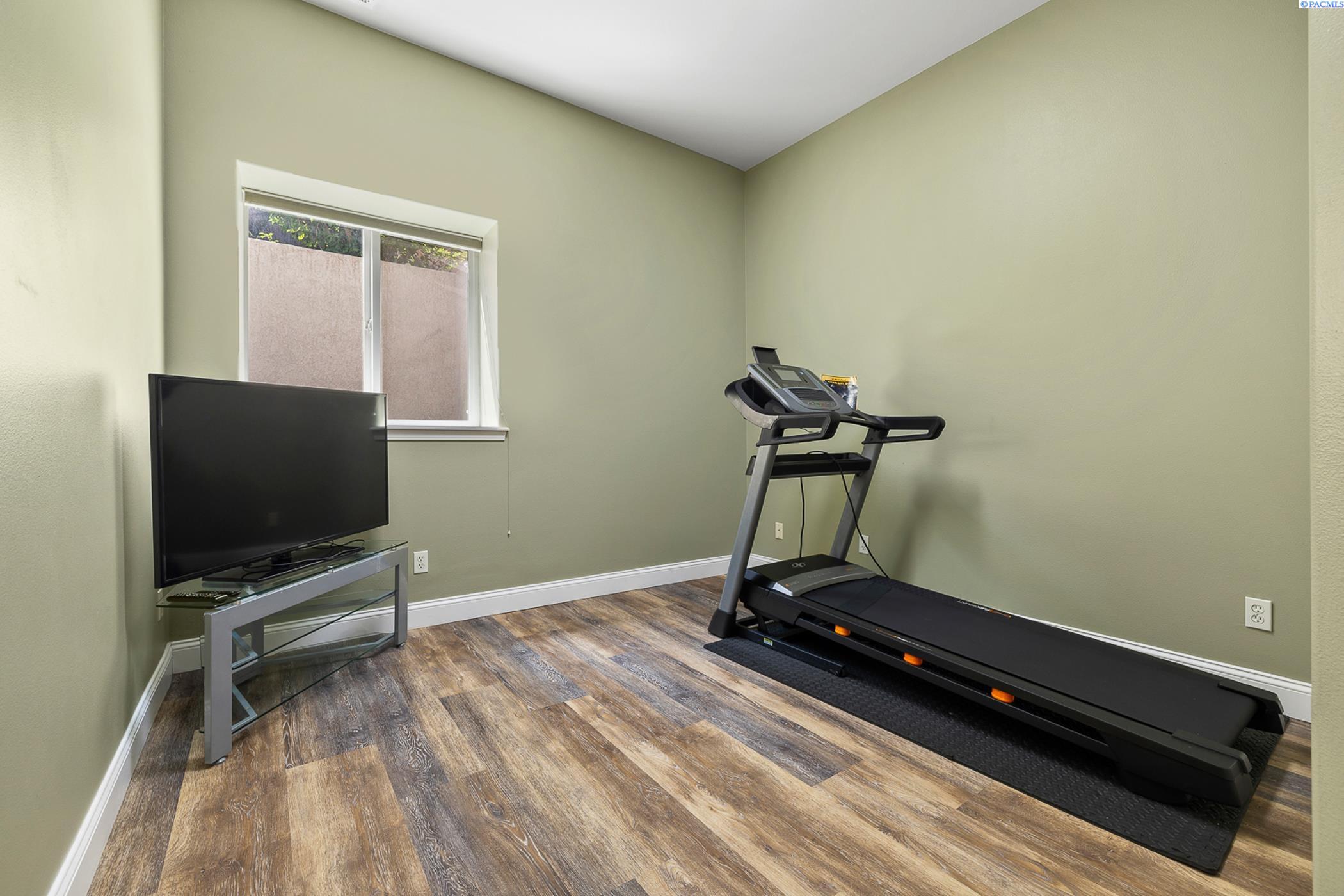 Richland, Washington 99352, United States, 4 Bedrooms Bedrooms, ,4 BathroomsBathrooms,Residential,Active,52037