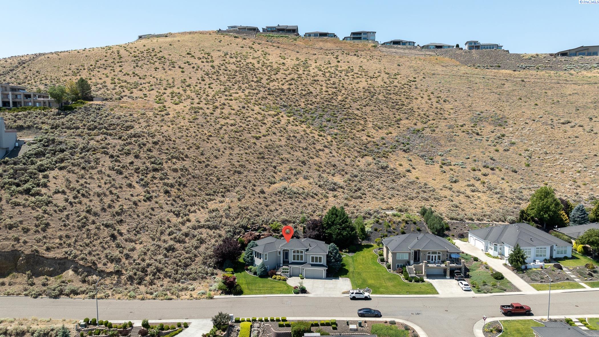 Richland, Washington 99352, United States, 4 Bedrooms Bedrooms, ,4 BathroomsBathrooms,Residential,Active,52037