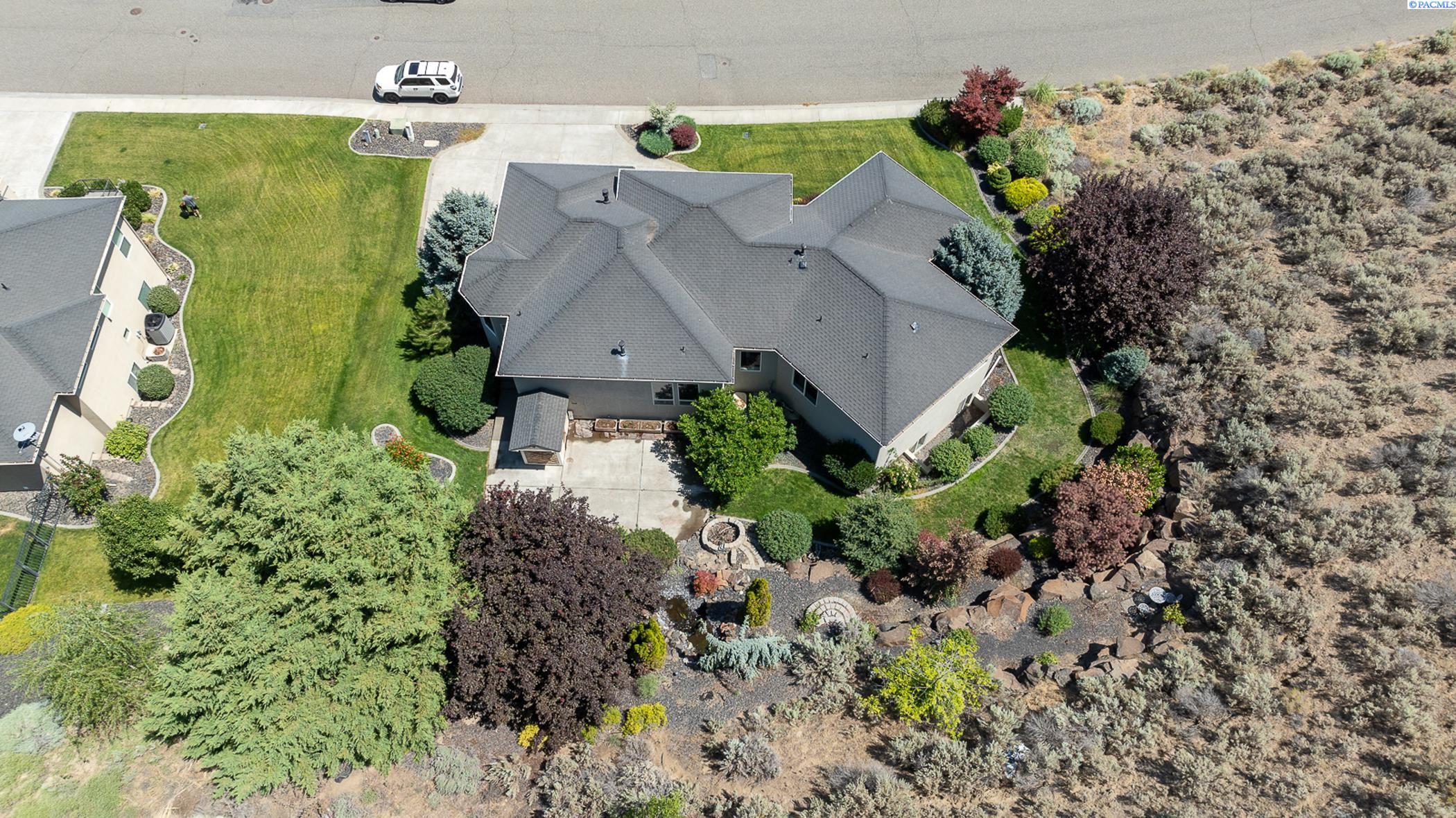 Richland, Washington 99352, United States, 4 Bedrooms Bedrooms, ,4 BathroomsBathrooms,Residential,Active,52037
