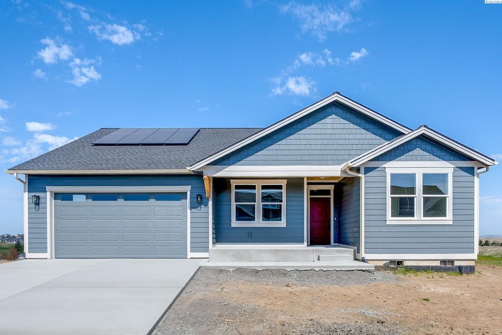 Photo of 1060 SW Panorama Drive, Pullman, WA 99163 (MLS # 283792)