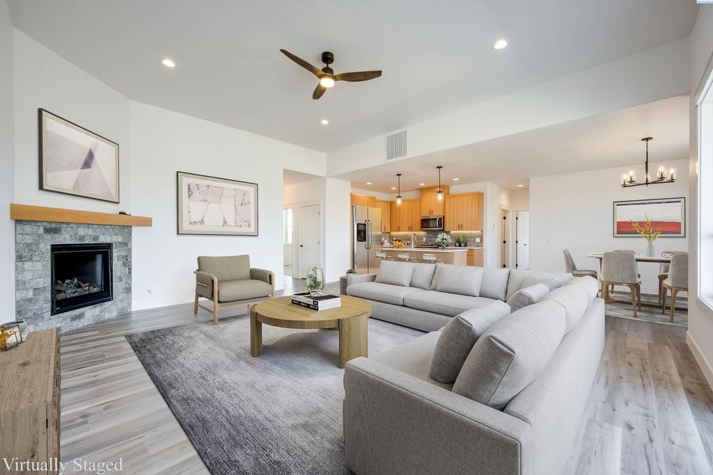 Photo of 1060 SW Panorama Drive, Pullman, WA 99163 (MLS # 283792)