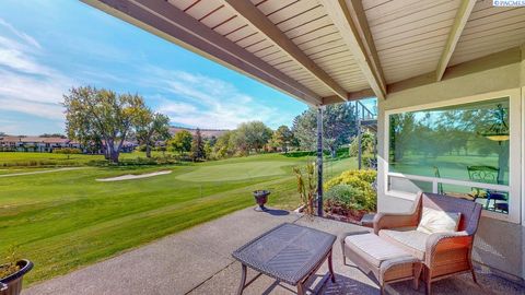 Photo of 269 Gage Boulevard, Richland, WA 99352 (MLS # 279348)