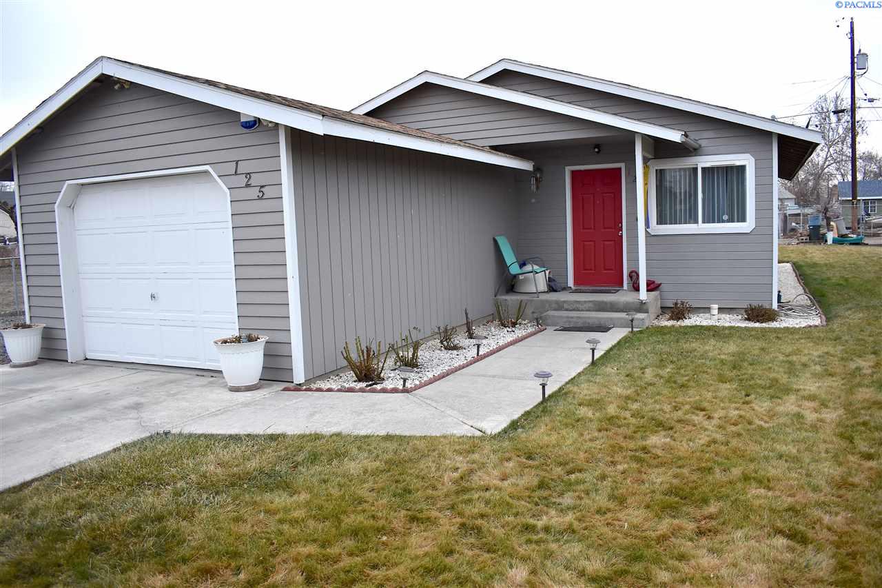 Photo 1 of 1 — 125 5th Ave, Mabton, WA 98935