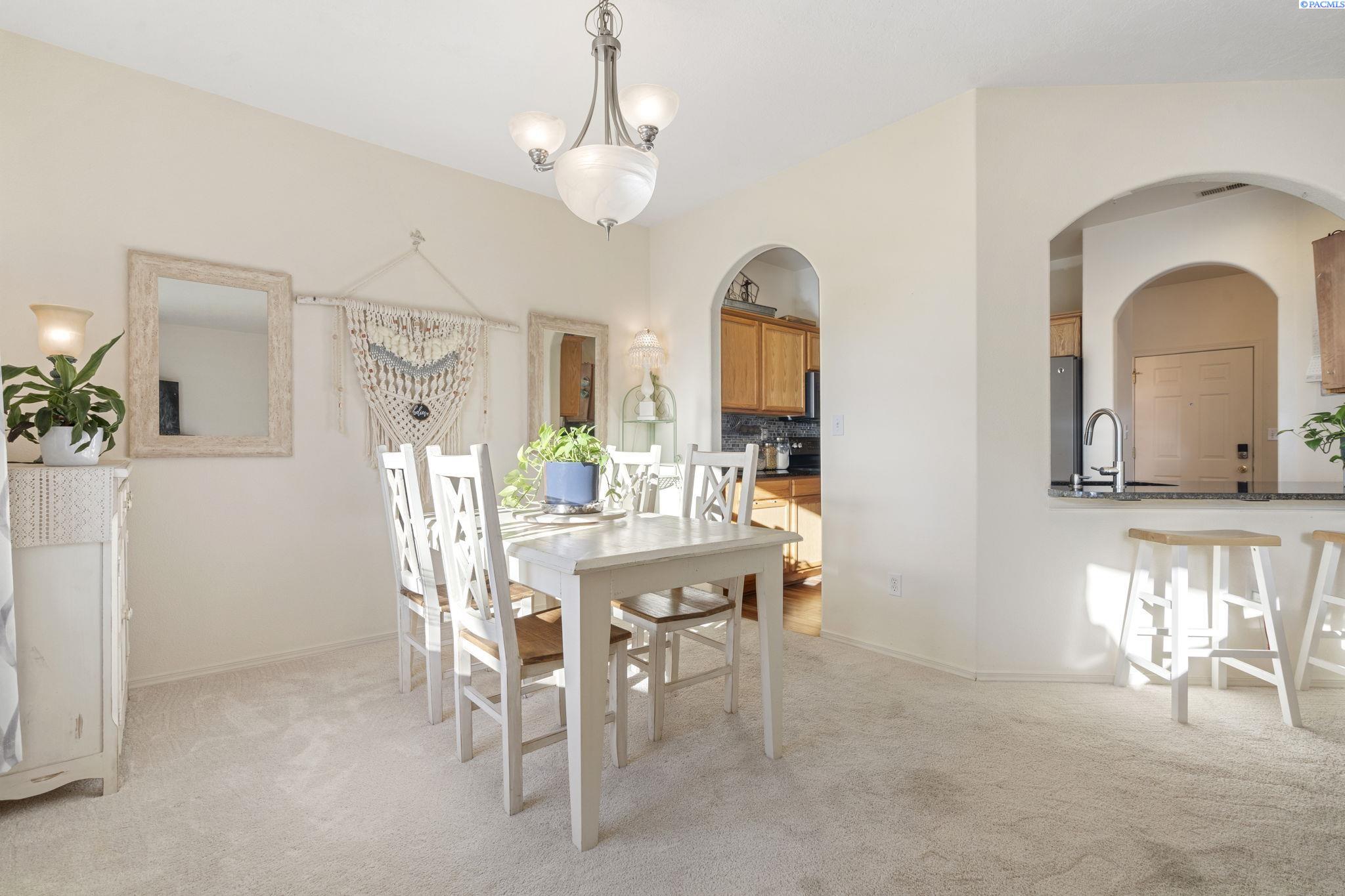 Pasco, Washington 99301, United States, 3 Bedrooms Bedrooms, ,3 BathroomsBathrooms,Residential,Pending,25910