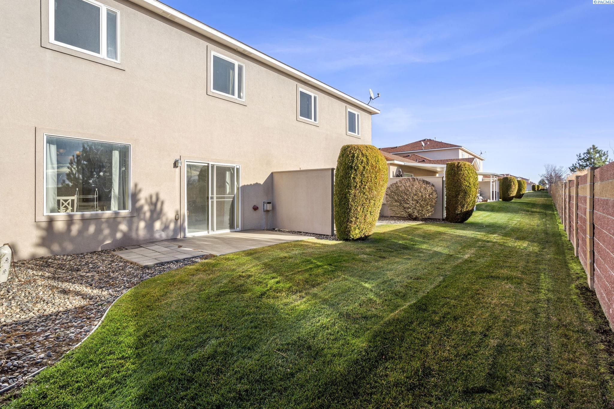 Pasco, Washington 99301, United States, 3 Bedrooms Bedrooms, ,3 BathroomsBathrooms,Residential,Pending,25910