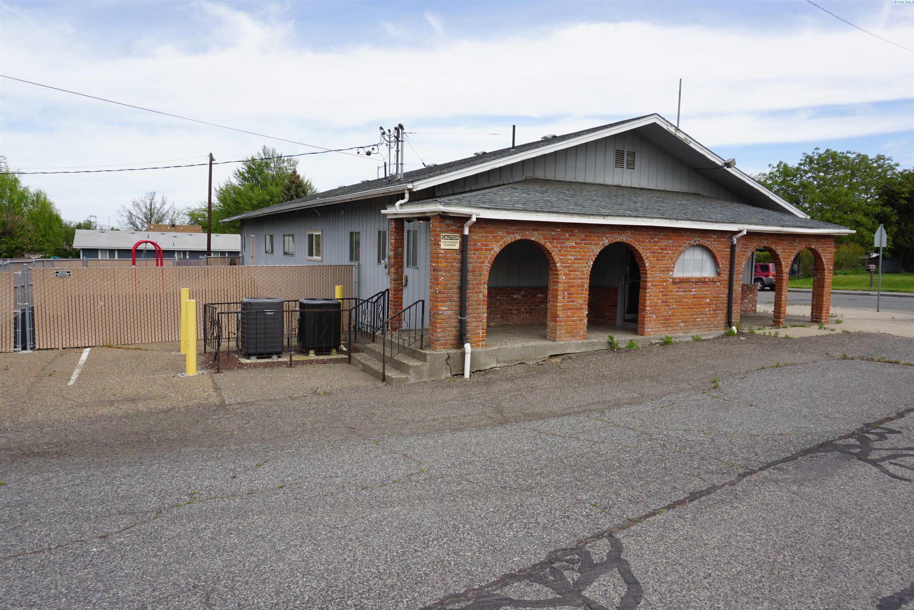 Photo 1 of 17 — 1500 Grant Ave, Prosser, WA 99350