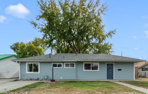 Photo of 2201 Dallas St, Richland, WA 99352 (MLS # 272025)