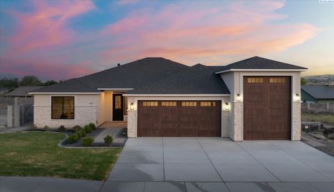 Photo of 671 Cortona Way, Richland, WA 99352 (MLS # 282931)