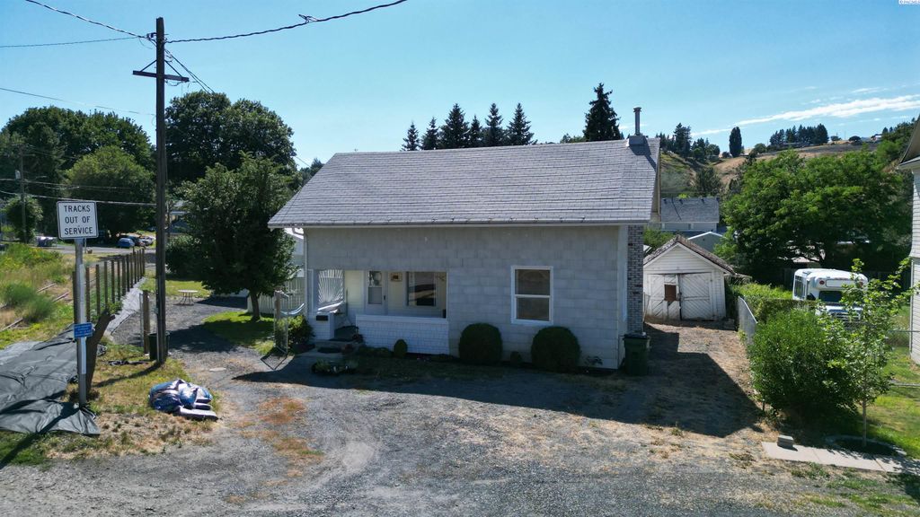 Photo of 311 E Cooper St, Colfax, WA 99111 (MLS # 286192)