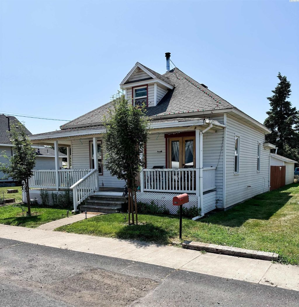 Photo of 307 G St, Endicott, WA 99125 (MLS # 284998)