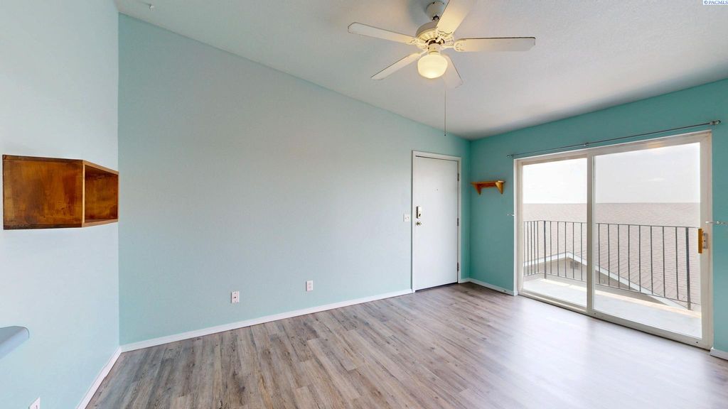 Photo of 1645 NE Merman Drive #D 301, Pullman, WA 99163 (MLS # 285409)