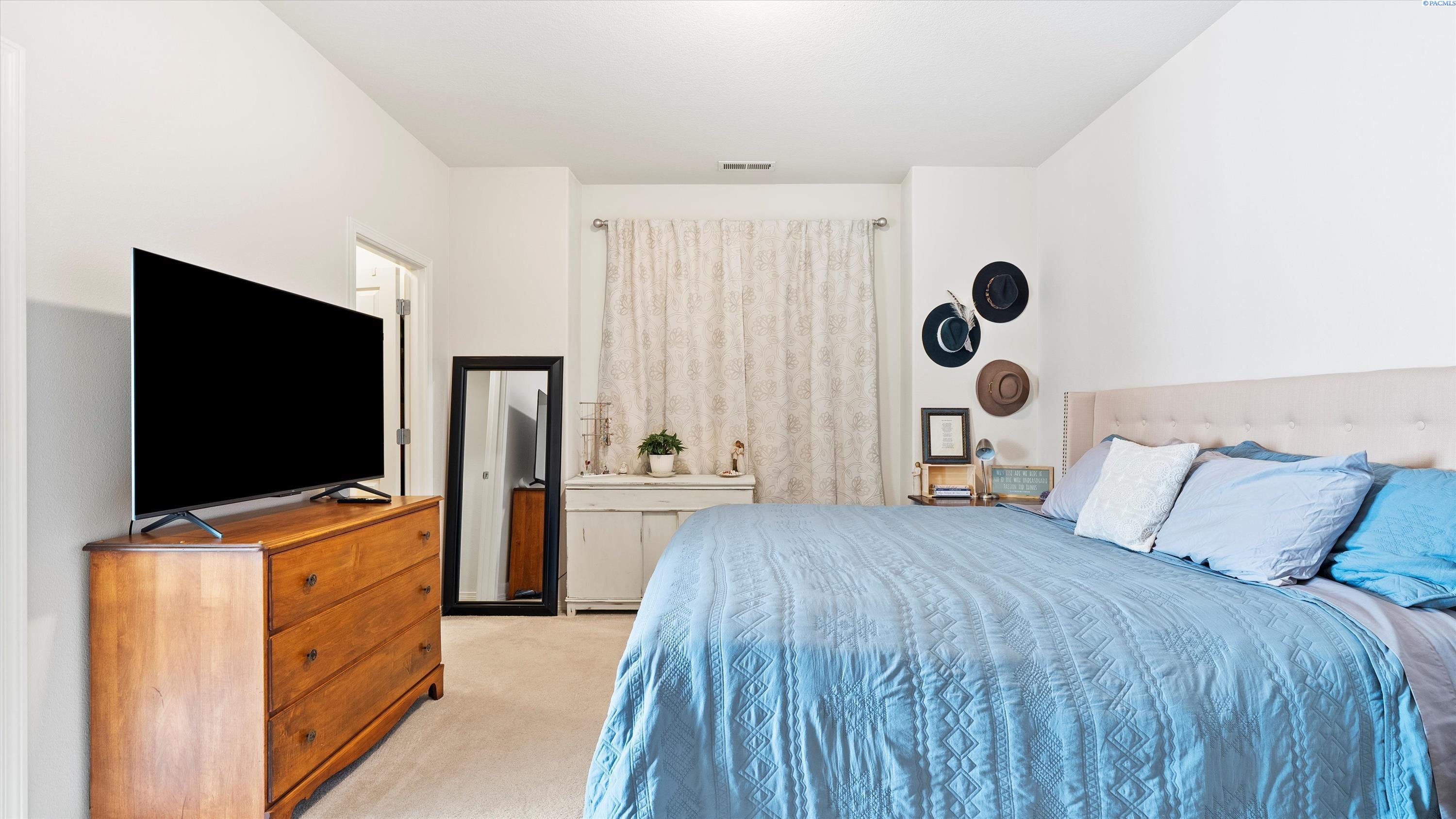 Kennewick, Washington 99336, United States, 3 Bedrooms Bedrooms, ,2 BathroomsBathrooms,Residential,Pending,181516