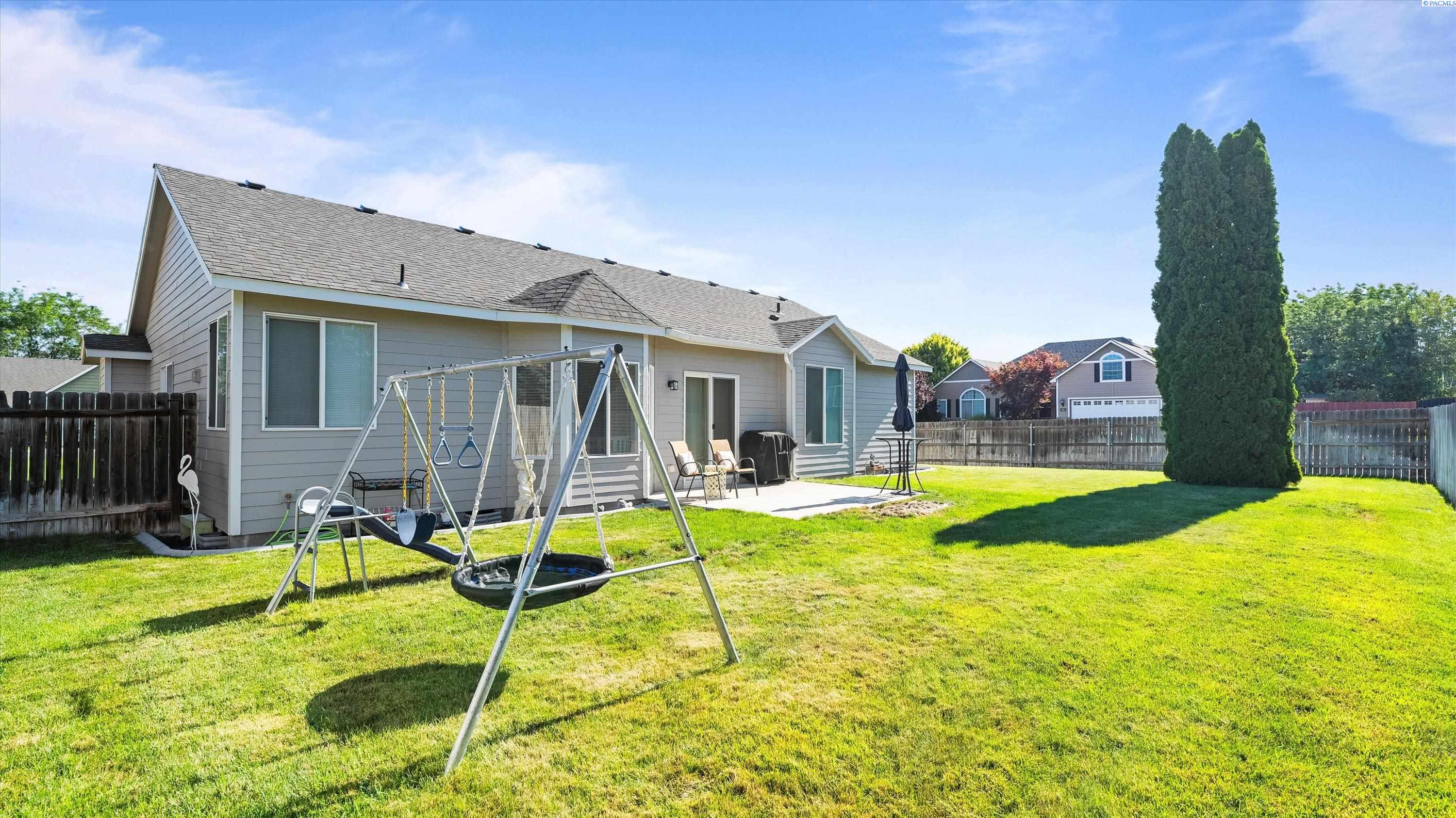 Kennewick, Washington 99336, United States, 3 Bedrooms Bedrooms, ,2 BathroomsBathrooms,Residential,Pending,181516