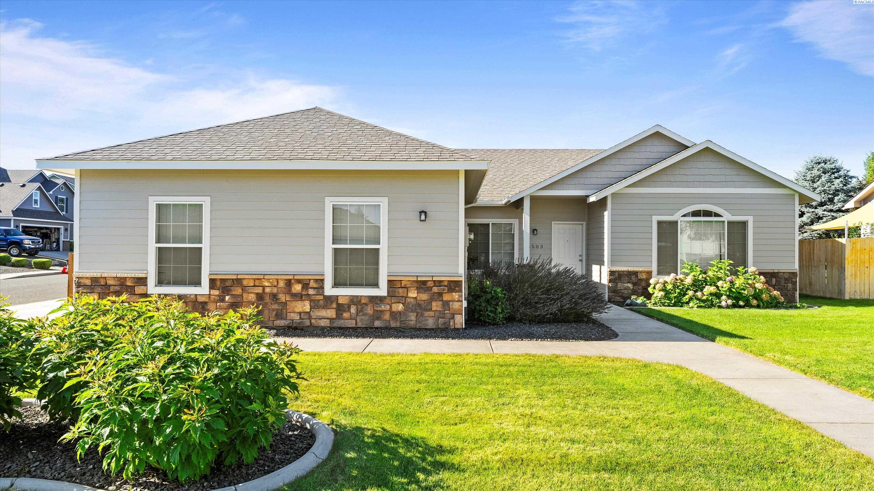 Kennewick, Washington 99336, United States, 3 Bedrooms Bedrooms, ,2 BathroomsBathrooms,Residential,Pending,181516