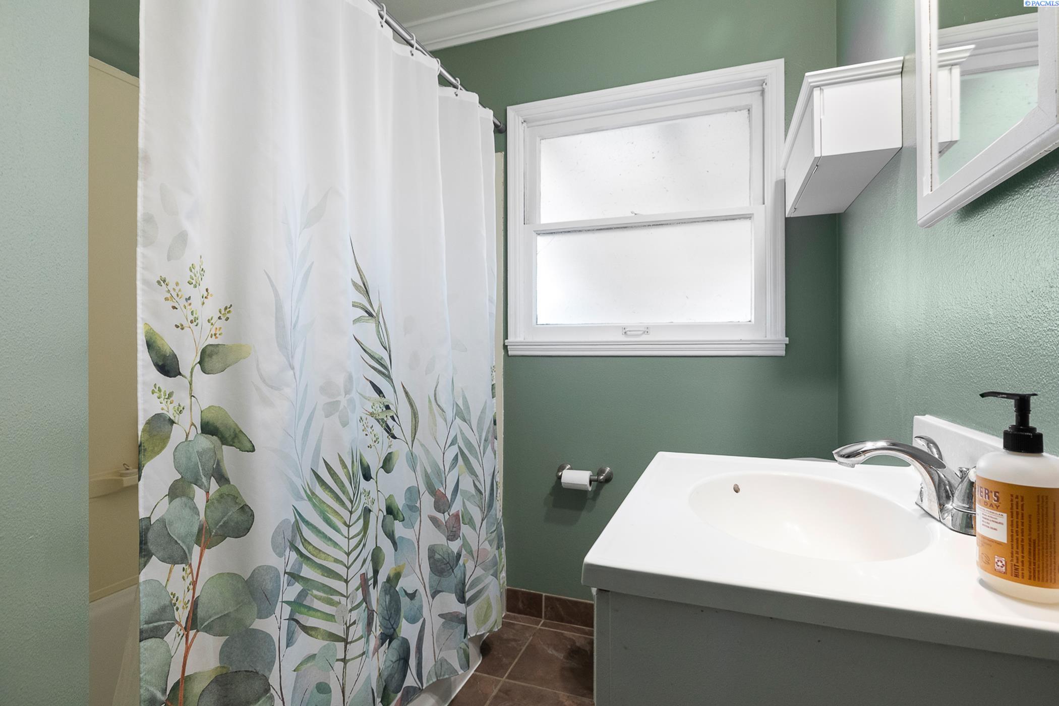 Richland, Washington 99354, United States, 3 Bedrooms Bedrooms, ,1 BathroomBathrooms,Residential,Pending,6603