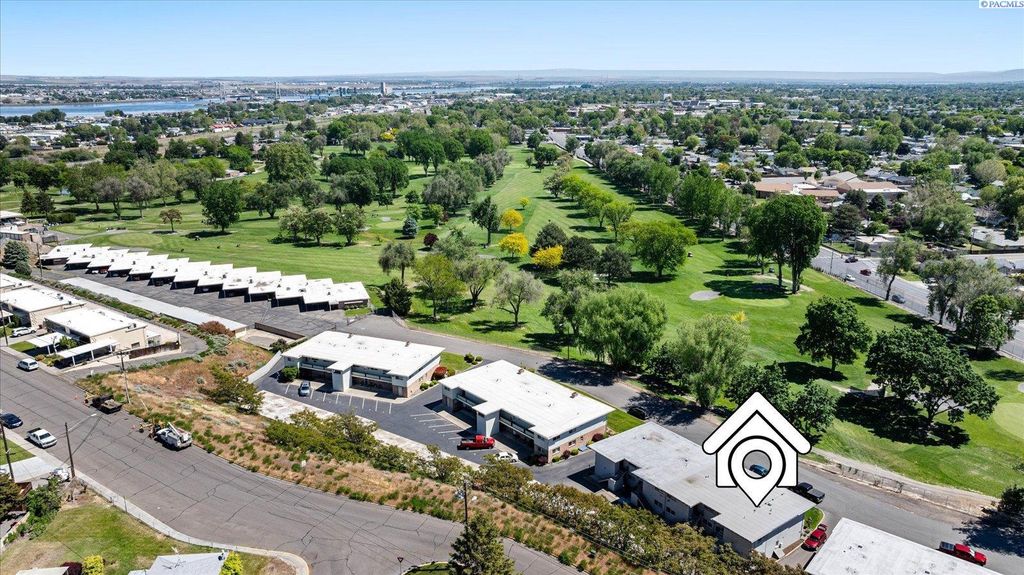 Photo of 99 N Waverly Place #E, Kennewick, WA 99336 (MLS # 284092)