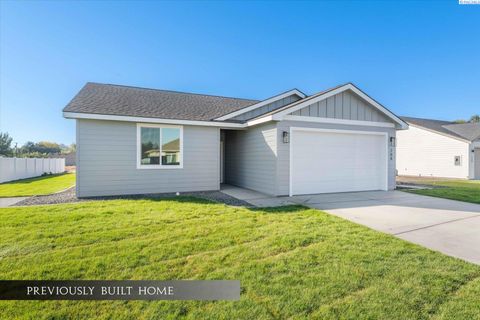 Photo of 2721 S Beech Street, Kennewick, WA 99337 (MLS # 285477)