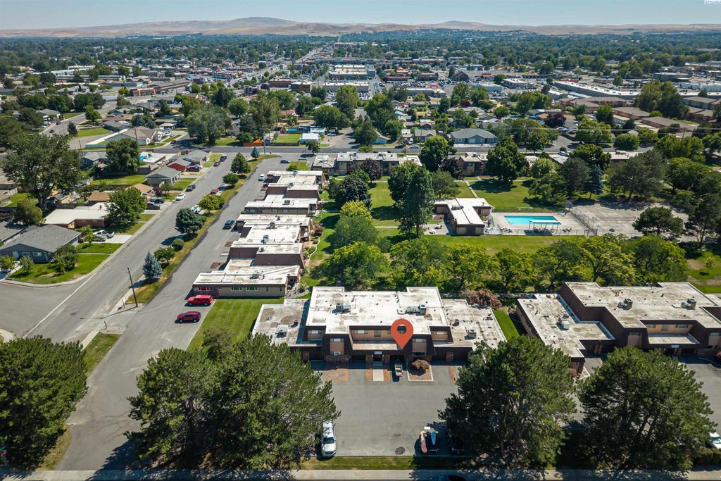 Photo of 2913 W John Day Ave #D-103, Kennewick, WA 99336 (MLS # 285999)