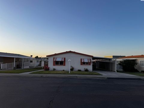 Photo of 312 S Columbia Center Blvd #28 Blvd, Kennewick, WA 99336 (MLS # 284307)