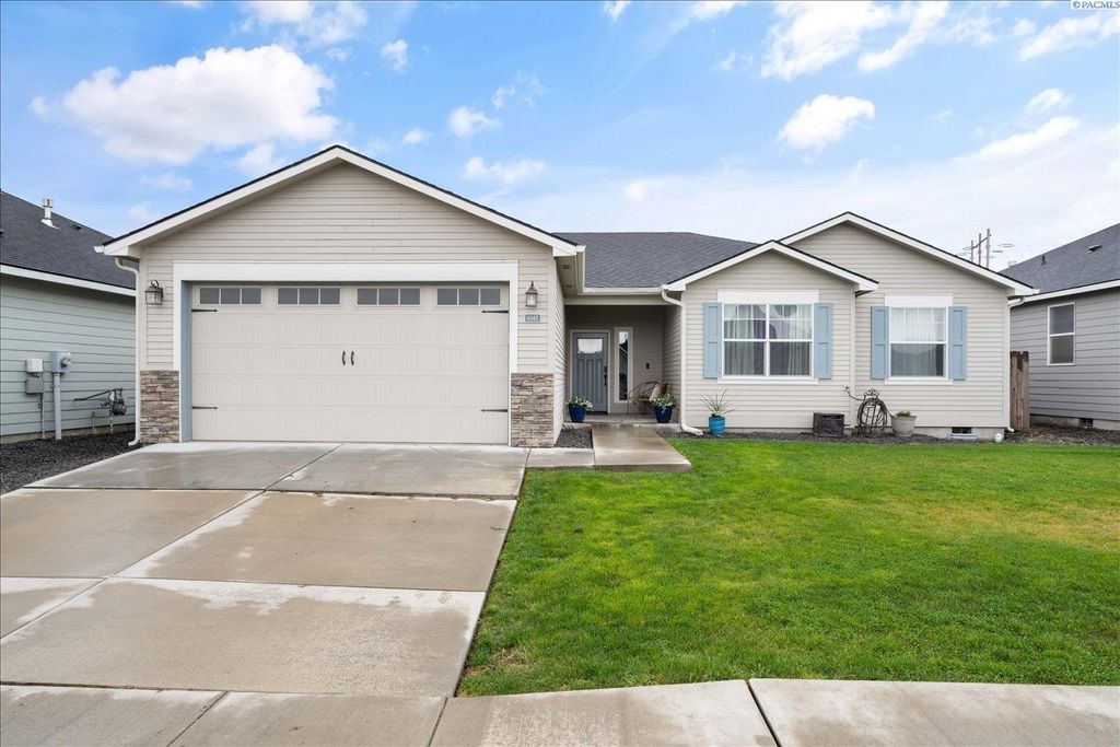 Photo of 6045 W 41st Ave, Kennewick, WA 99338 (MLS # 291766)
