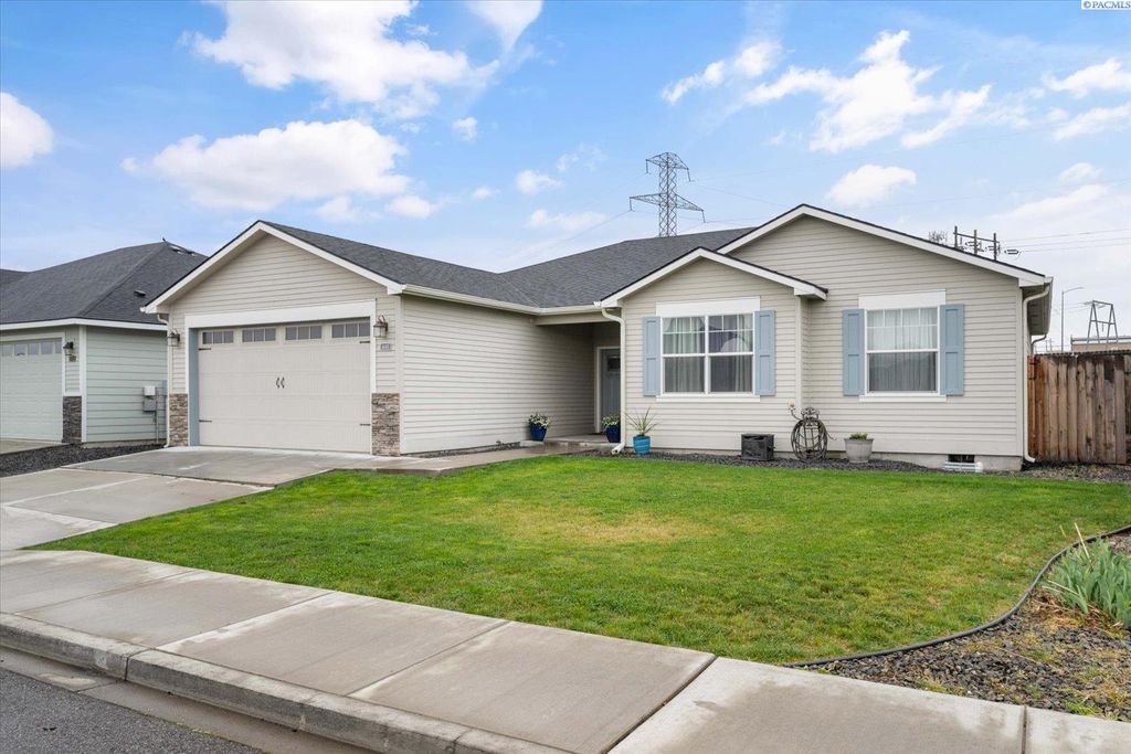 Photo of 6045 W 41st Ave, Kennewick, WA 99338 (MLS # 291766)