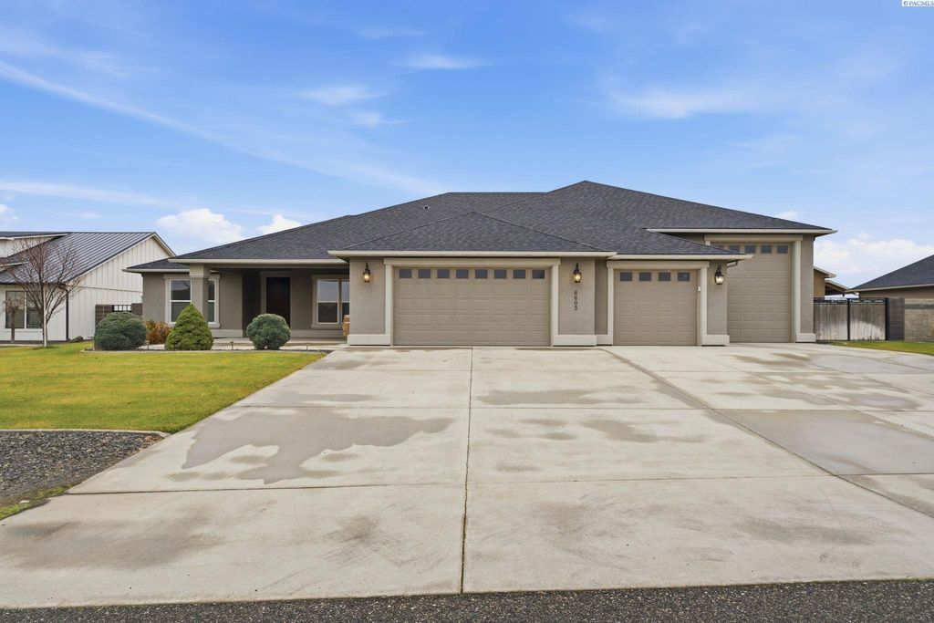 Photo of 6603 Whetstone Drive, Pasco, WA 99301 (MLS # 289196)
