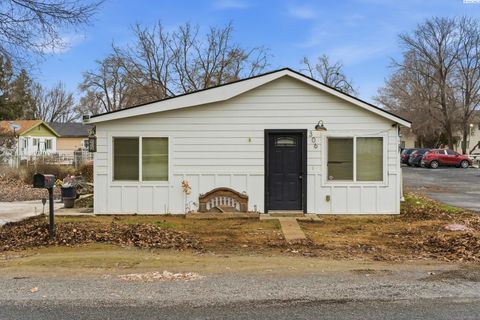 Photo of 306 E 5th St, Warden, WA 98857 (MLS # 290394)