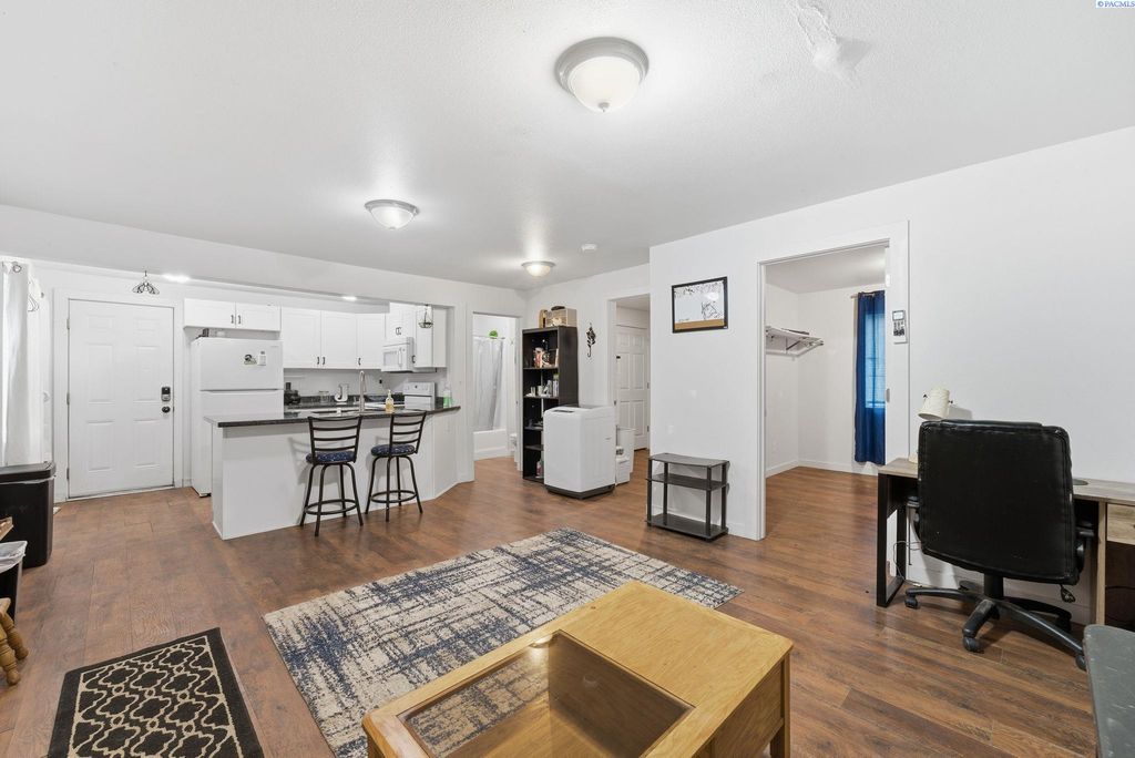 Photo of 306 E 5th St, Warden, WA 98857 (MLS # 290394)