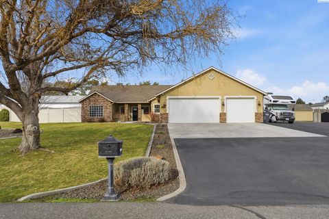 Photo of 8603 Whipple Ave, Pasco, WA 99301 (MLS # 290641)