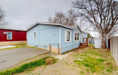 Photo of 2906 W 7th Avenue #32 Ave, Kennewick, WA 99336 (MLS # 290339)