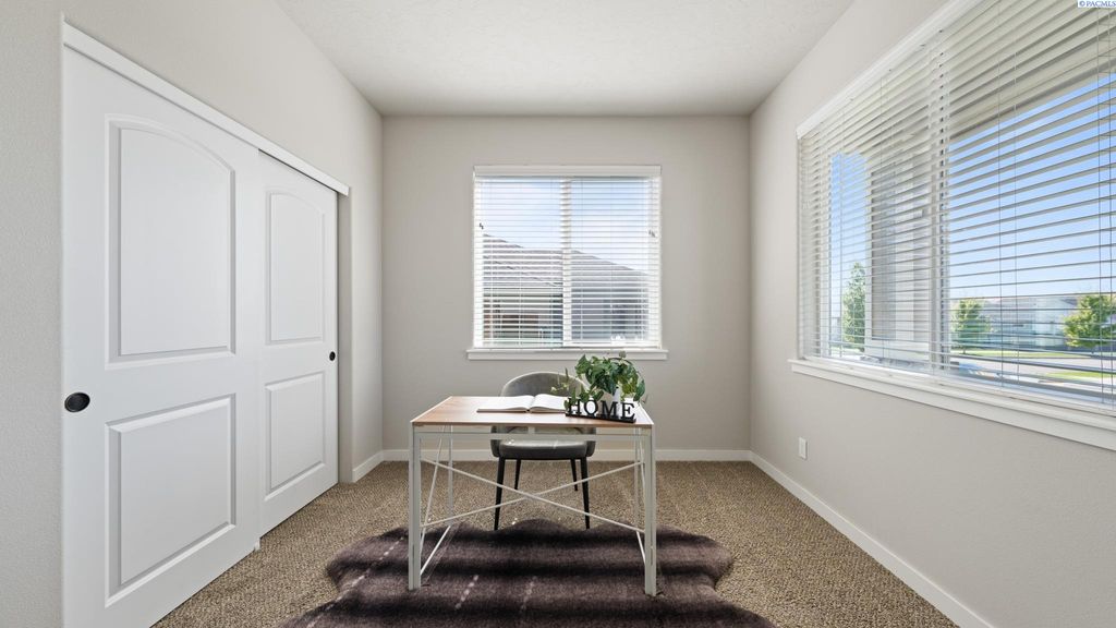 Photo of 2292 Morris Avenue, Richland, WA 99352 (MLS # 290483)