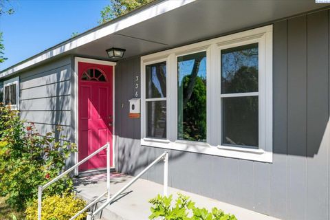 Photo of 336 Sanford Ave, Richland, WA 99352 (MLS # 292458)