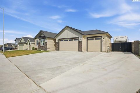 Photo of 514 Constance, Richland, WA 99353 (MLS # 291941)