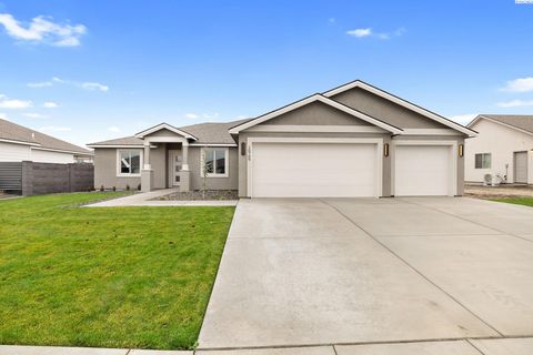 Photo of 10709 Kokanee Dr, Pasco, WA 99301 (MLS # 288134)