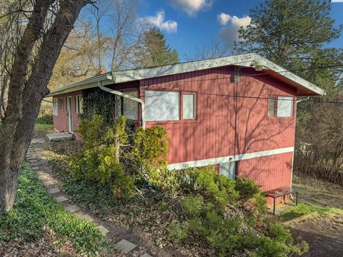 Photo of 1645 NE Lower Drive, Pullman, WA 99163 (MLS # 291008)