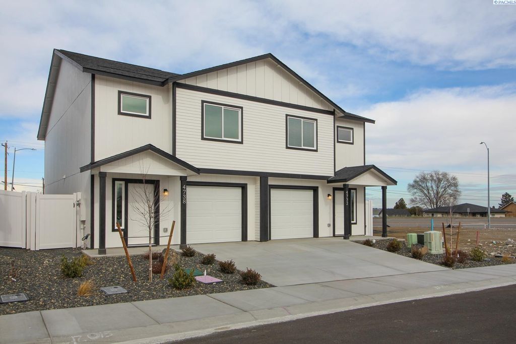Photo of 4738 W Quinault Place, Kennewick, WA 99336 (MLS # 290633)