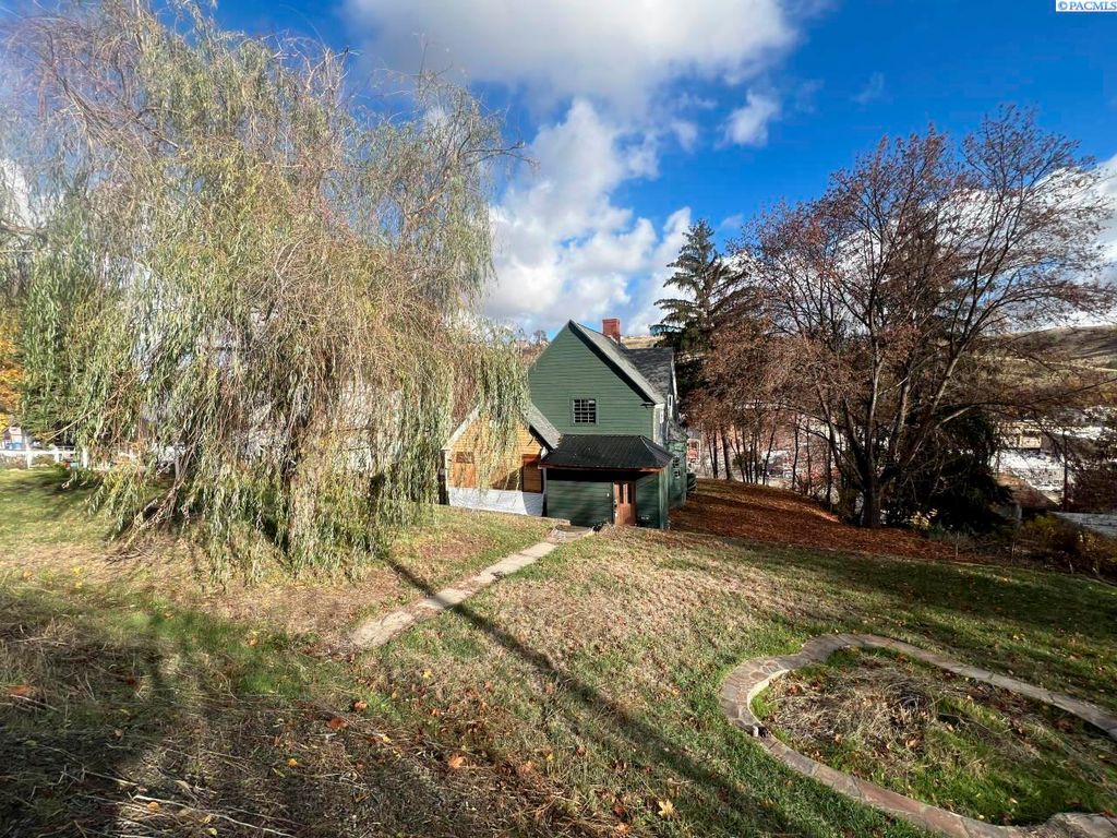 Photo of 205 N West Street, Colfax, WA 99111 (MLS # 289434)