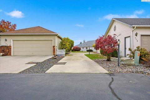 Photo of 109 Augusta Lane, Pasco, WA 99301 (MLS # 288718)