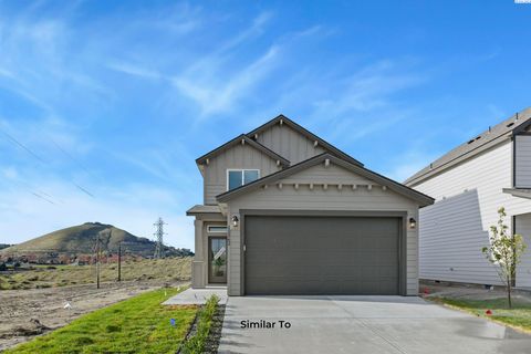Photo of 10418 Clearwater Dr, Kennewick, WA 99336 (MLS # 293355)