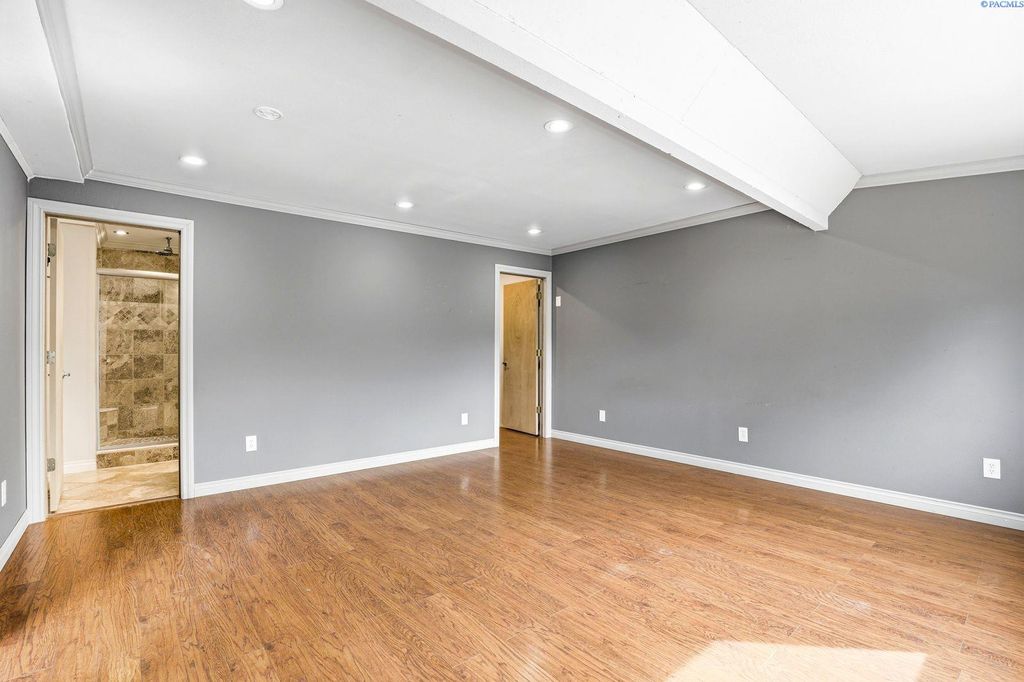 Photo of 906 W Entiat Avenue, Kennewick, WA 99336 (MLS # 291696)